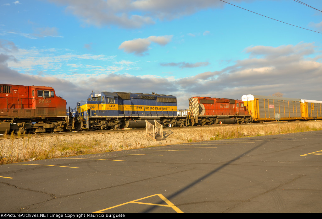 ICE SD40-2 Locomotive  "City of Le Claire"